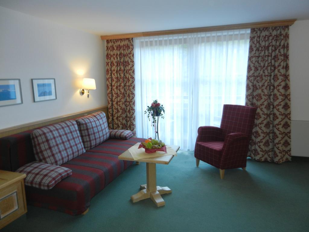 Hotel Am Kofel - Gesundheitszentrum Оберамергау Стая снимка