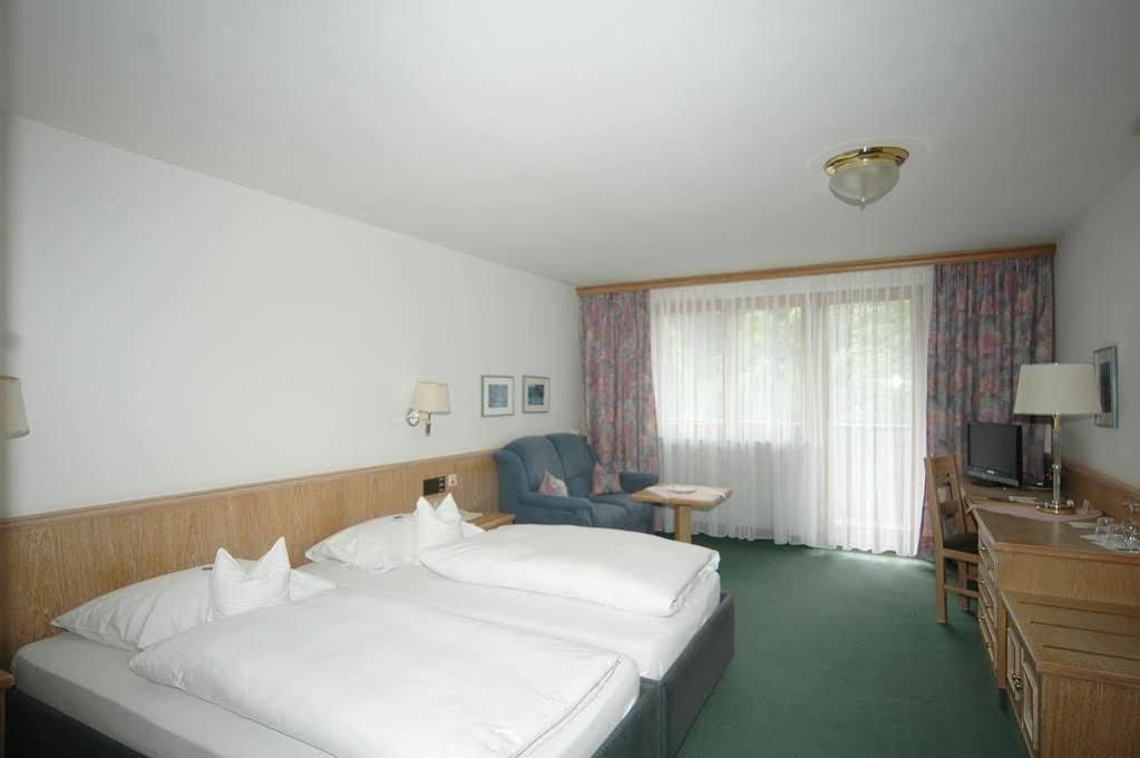 Hotel Am Kofel - Gesundheitszentrum Оберамергау Екстериор снимка